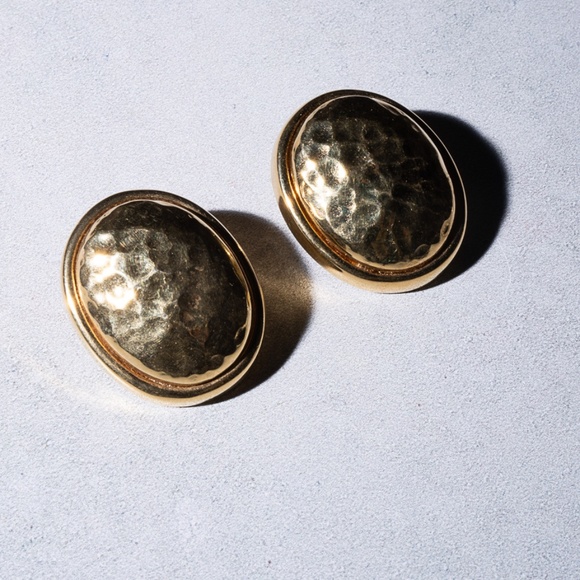 Original Retro 80s Brushed Forged Oval Gold Bronze Clip On Earrings - Picture 1 of 2